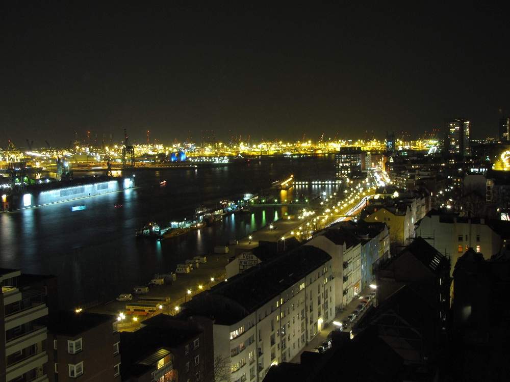 Hamburg bei Nacht