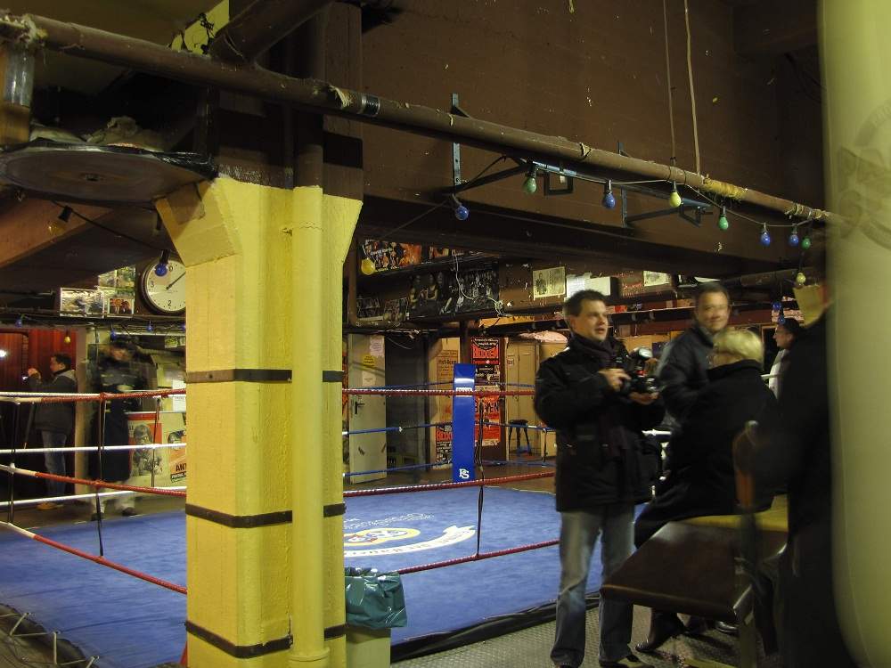 Der Boxring in der Ritze
