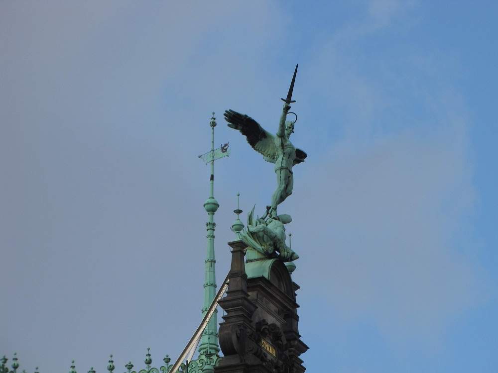 Am Hamburger Rathaus