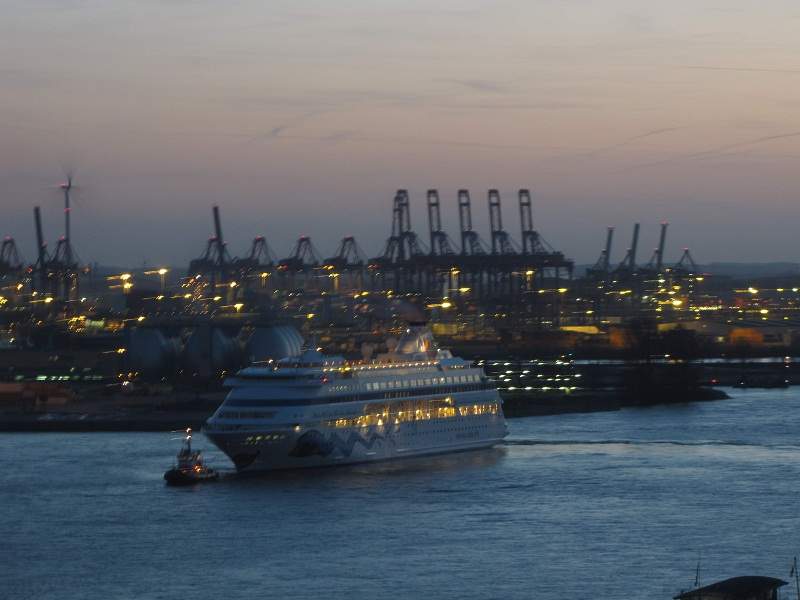 Hafen am Abend