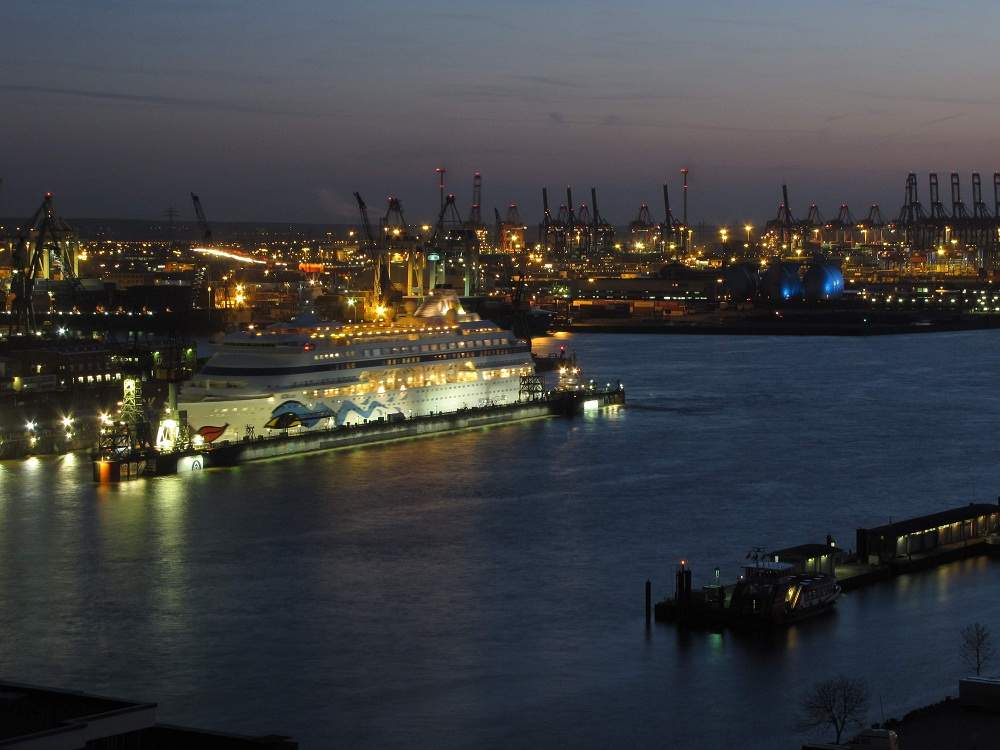 Hafen + Schiff