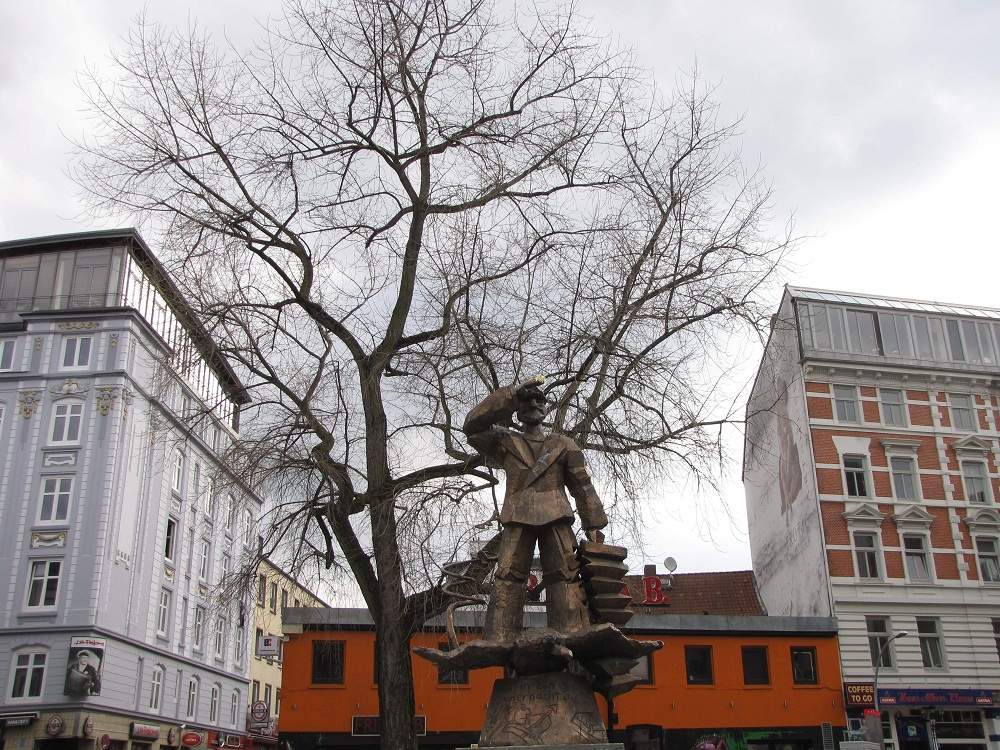 Hans Albers Denkmal