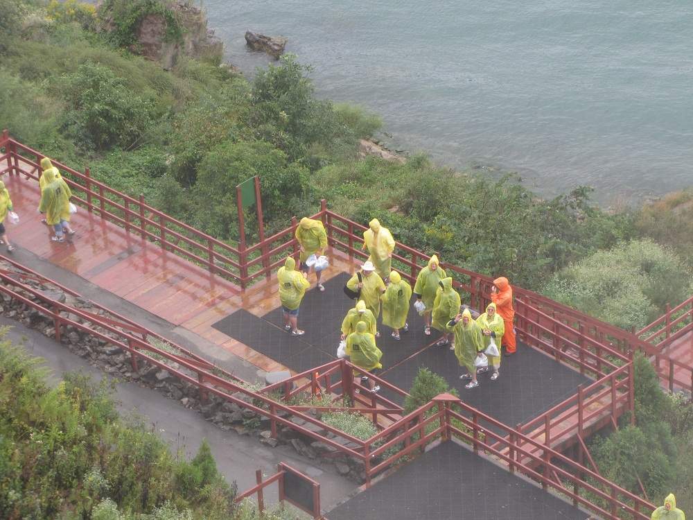 Niagara Falls - Visitors