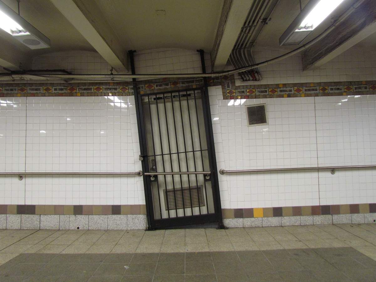 Ganz sch�n schief, Chief!